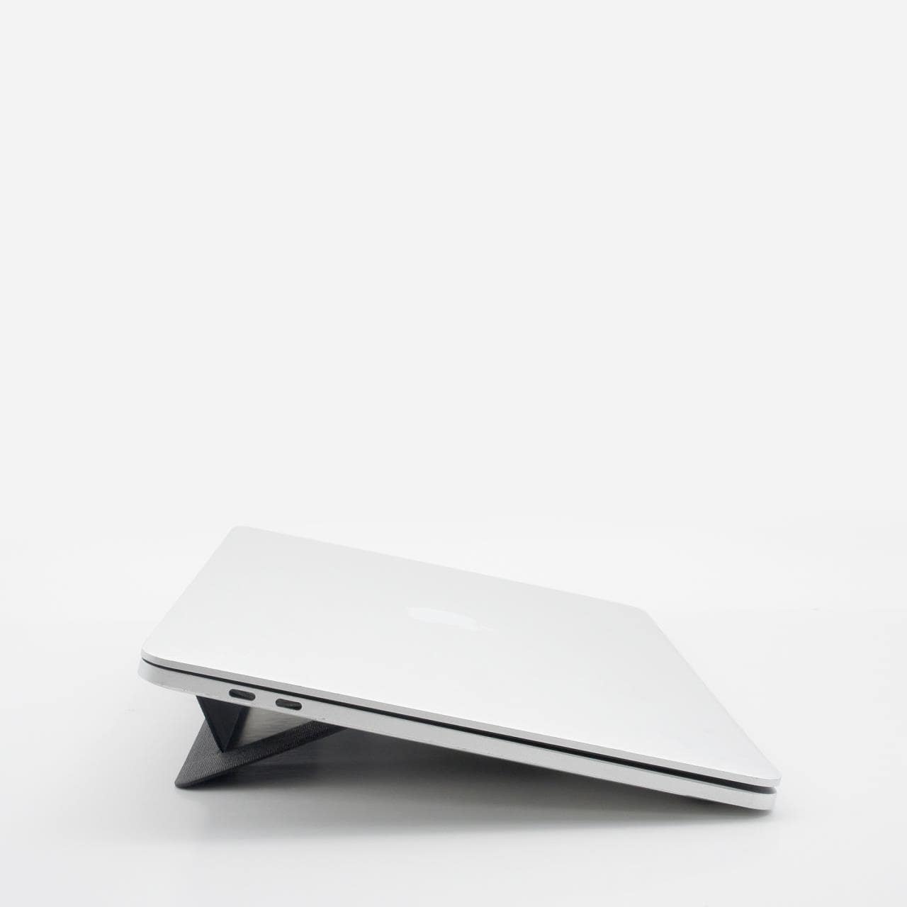 Puro Supporto Pieghevole Ultrasottile per Laptop fino a 16″ Italia